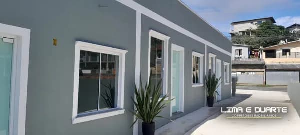 Casa de Alvenaria NOVA c/ 48,00 m2 - 02 Dorm - B. Centenário