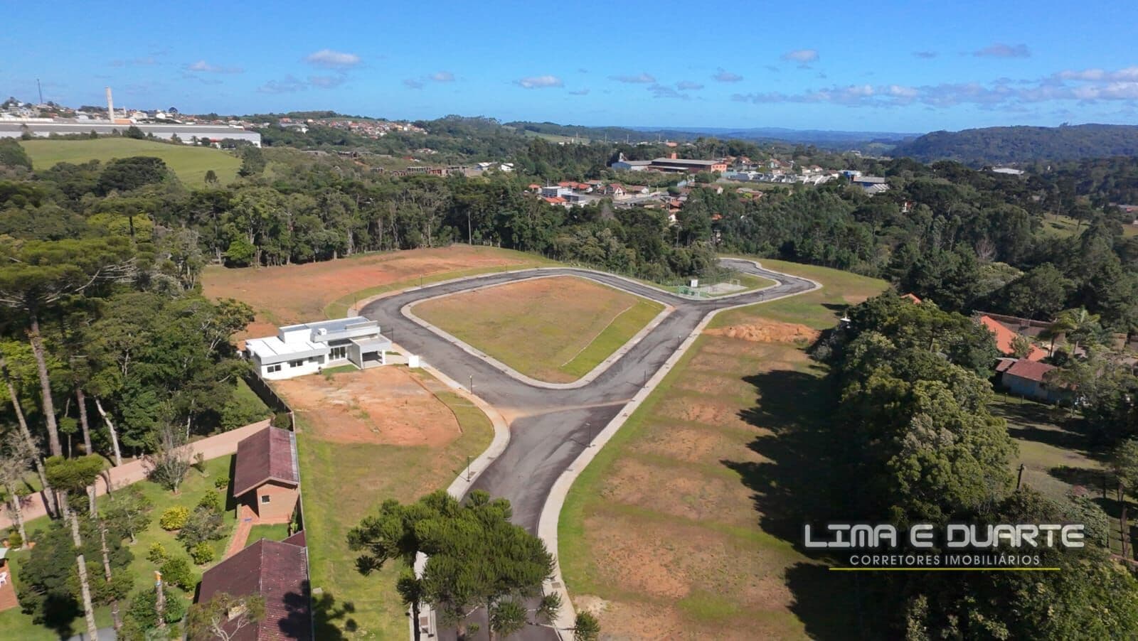 Terrenos em Cond. Fechado Donavera - B. Brasília