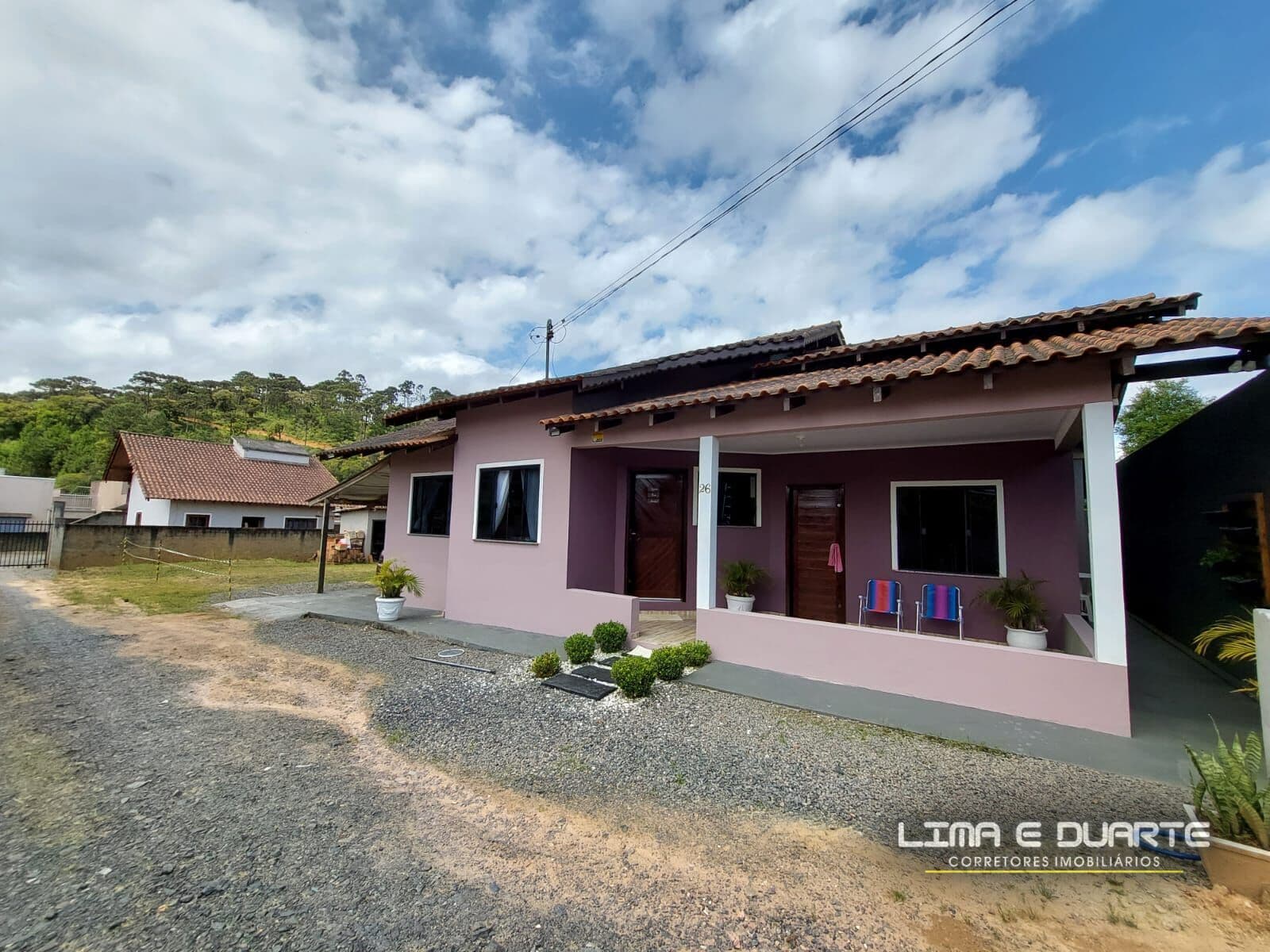 Casa de Alvenaria c/ 112 m2 - 01 Suíte + 02 Dorm - B. Serra Alta