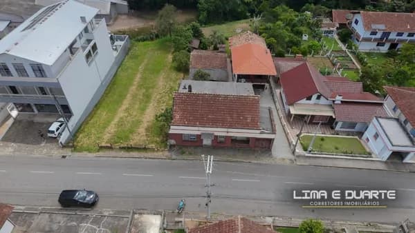 Área Comercial c/ 301,00 m2 - B. Centro