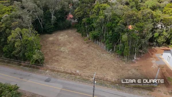 Terreno c/ área de 1.647,50 m2 - plano - B. Brasília