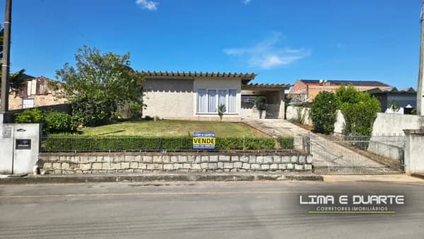 Casa de Alvenaria c/ 100,00 m2 - 02 Dormitórios - B. Cruzeiro