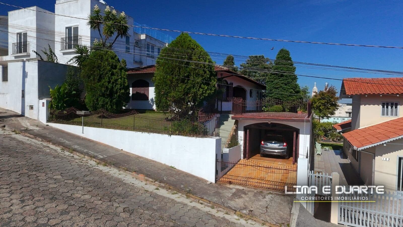 Casa de Alvenaria c/ 168,06 m2 - 03 Dorm - Terreno 488,00 m2 - Área Central