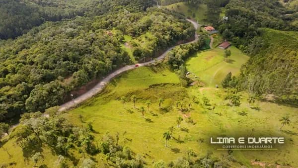 Chácara com área de 24.040,00 m2 - B. Rio Vermelho Estação