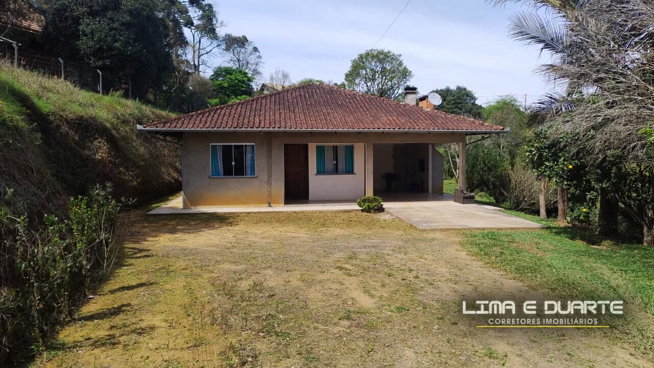 Casa de Alvenaria c/ 110 m2 - 03 Dorm - Terreno c / 1.784 m2