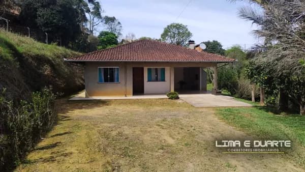 Casa de Alvenaria c/ 110 m2 - 03 Dorm - Terreno c / 1.784 m2
