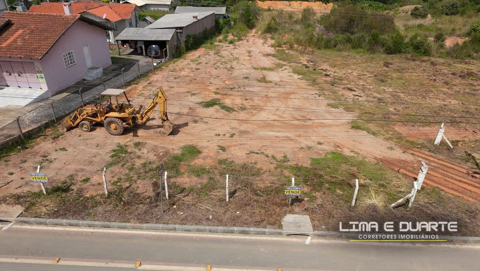 Terreno com 611,85 m2 - plano e pronto para construir - B. Lençol