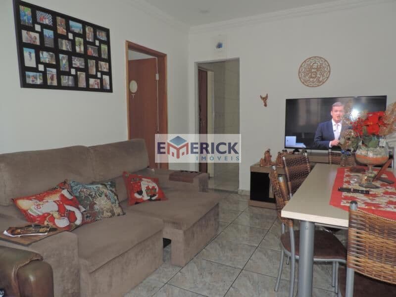Casa de 2 quartos no Bairro Centenário, Juiz de Fora/MG