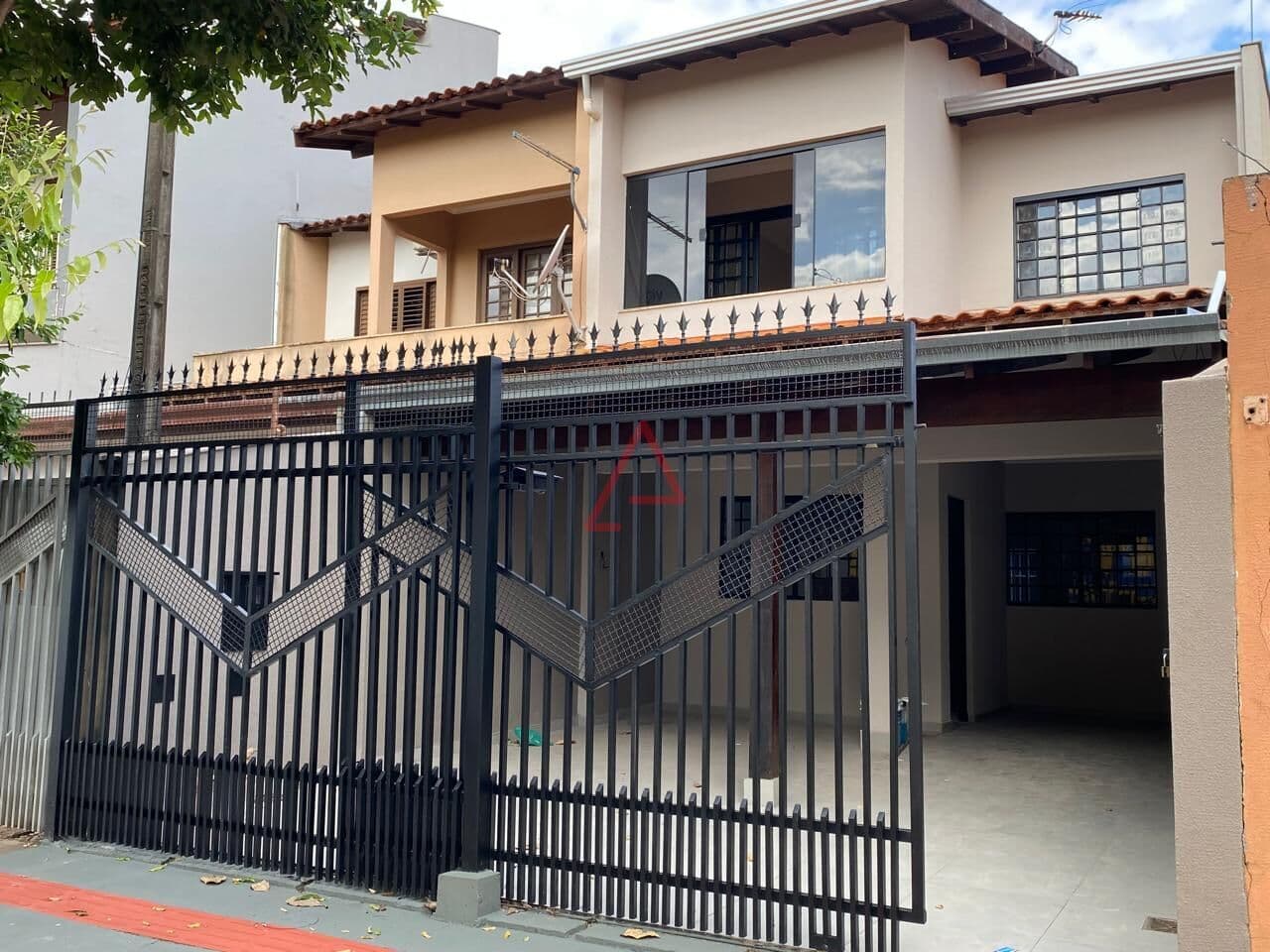 Casa com 3 quartos à venda, 125 m² por R$ 450.000,00, Jardim Continental, Londrina/PR