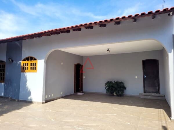 Casa Sobrado com 4 quartos à Venda, 227m², por R$1.000.000,00, Jardim Andrade, Londrina - PR