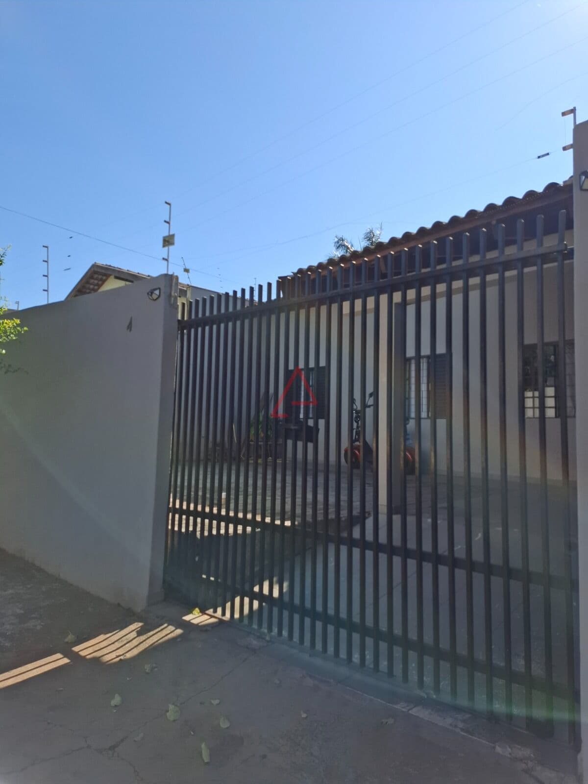 Casa com 3 Quartos (suíte) à Venda, 84m² por R$320.000,00, Jd. Belo Horizonte, Londrina-PR