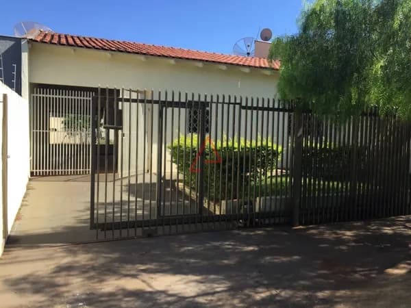 Casa com 2 Quartos à venda Jardim Loris Sahyun, Londrina-PR