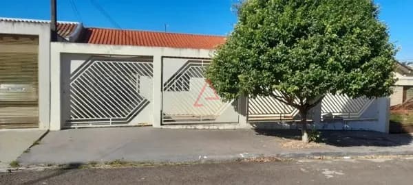 Casa com 4 Quartos à Venda, 180m² por R$320.000,00, Santa Mônica, Londrina-PR