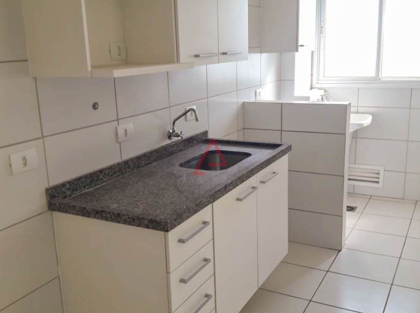 Apartamento com 3 dormitórios à venda, 58 m² por R$ 280.000,00 - Champagnat - Londrina/PR