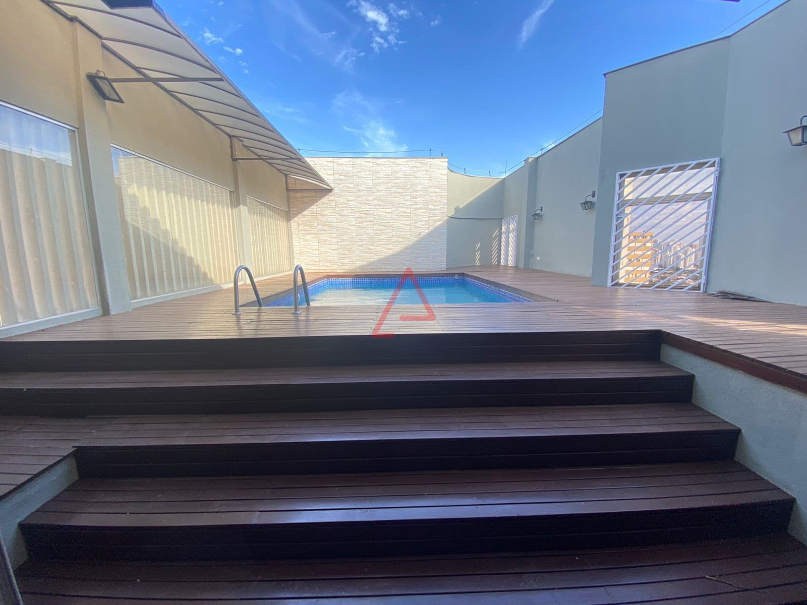 Apartamento Cobertura com 4 quartos (2 suítes) à Venda, 476m² por R$1.700.000,00, Centro, Londrina-PR