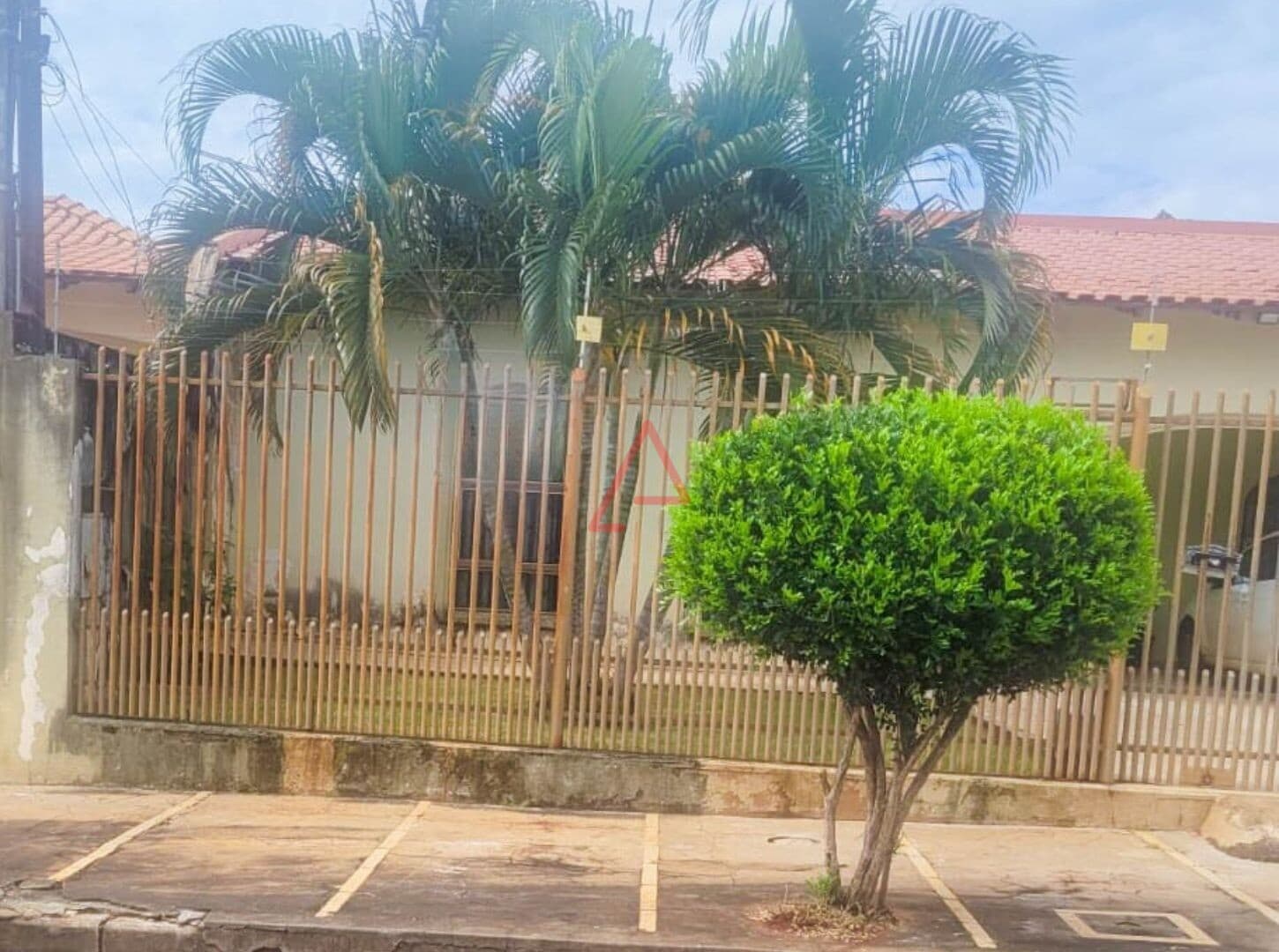 Casa com 3 dormitórios à venda por R$ 600.000,00, Jardim Brasília - Londrina/PR