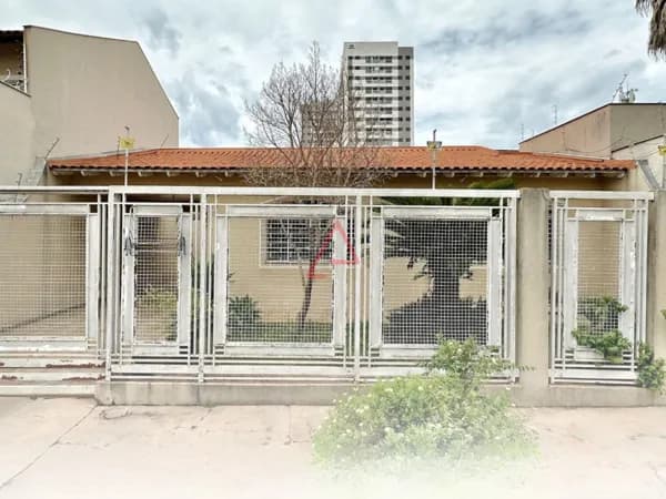 Casa com 3 Quartos e 3 banheiros à Venda, 180 m² por R$ 680.000, Parque Jamaica, Londrina-PR