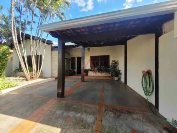 Casa com 3 Quartos (suíte) à Venda, 246m² por R$960.000,00, Jardim Andrade, Londrina-PR