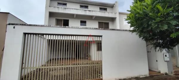 Casa com 4 Quartos (2 suítes) à Venda, 304m² por R$1.200.000,00, Jardim Burle Marx, Londrina-PR