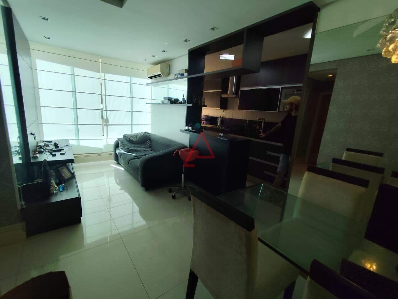Apartamento com 2 Quartos (suíte) à Venda, 58m² por R$350.000,00, Londrina-PR