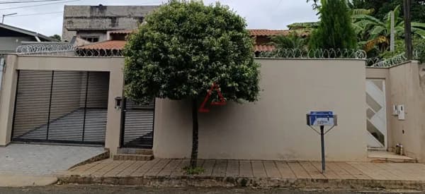 Casa com 3 quartos à venda, 171,88m² por R$530.000,00, Vila Portuguesa, Londrina-PR