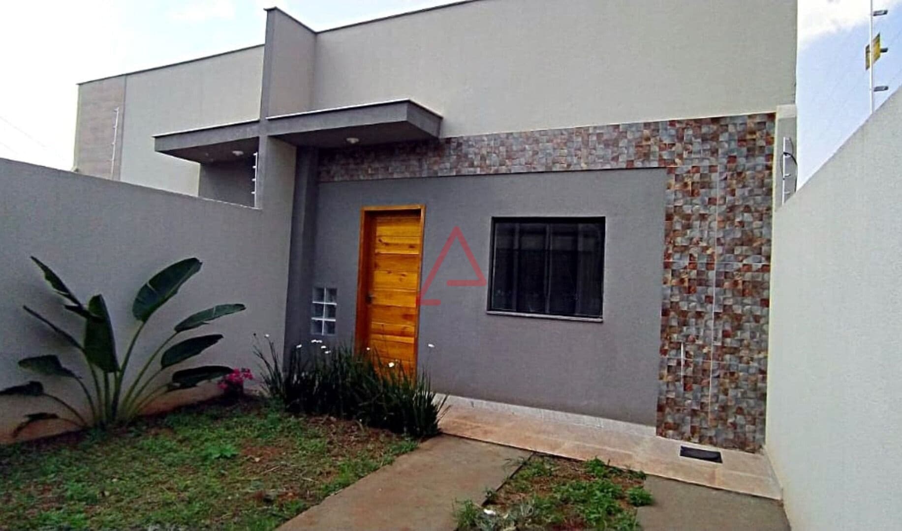 Casa Assobradada com 2 quartos à Venda, 70m² por R$370.000,00, Jd. Tókio, Londrina-PR