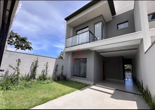 Casa com 3 Quartos à Venda, 128m² por R$698.000,00, Guararapes, Londrina-PR
