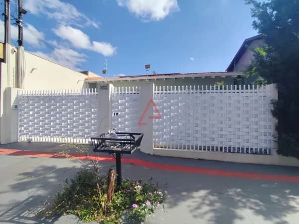 Casa com 3 quartos à venda, 210m² por R$950.000,00, Brasilia, Londrina-PR