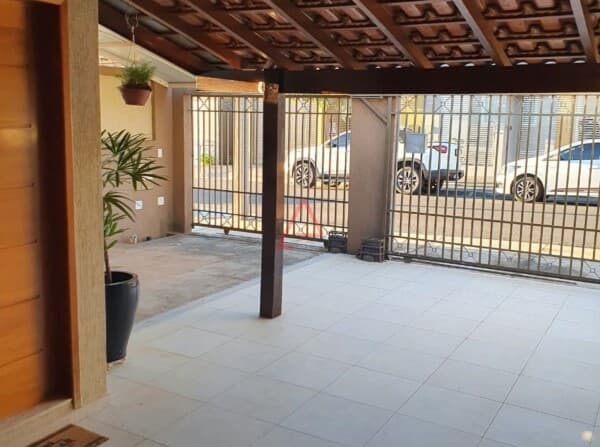 Casa com 3 Quartos (suíte) à venda, 100m² por R$440.000,00, Jd. Coliseu, Londrina-PR