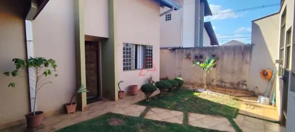 Casa com 3 Quartos à Venda, 153m² por R$600.000,00, Jardim Vale do Cedro, Londrina-PR
