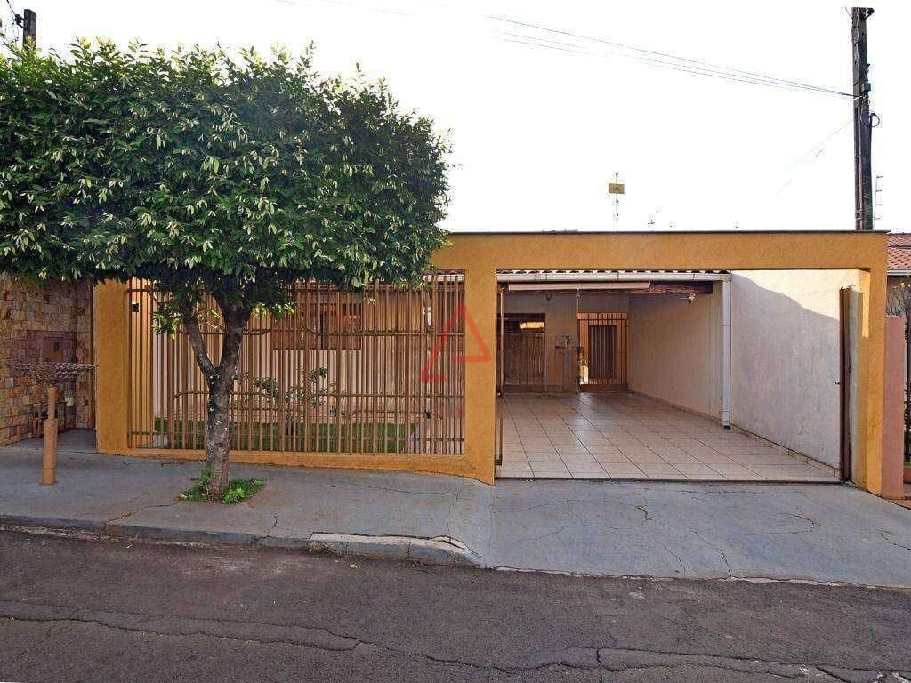Casa com 3 quartos (1 suíte) à Venda, 170m² por R$490.000,00, Estados, Londrina-PR