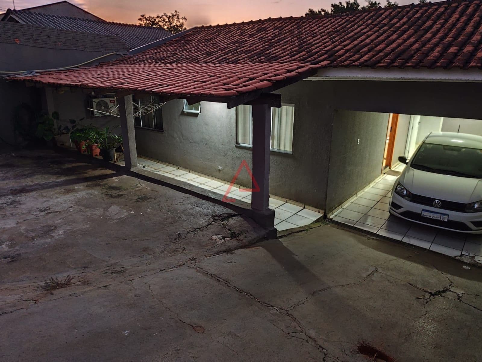 Casa com 2 Quartos à Venda, 90m² por R$260.000,00, Ernani Moura Lima, Londrina-PR