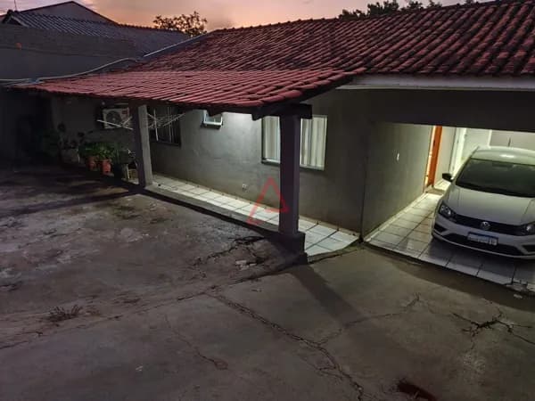 Casa com 2 Quartos à Venda, 90m² por R$260.000,00, Ernani Moura Lima, Londrina-PR