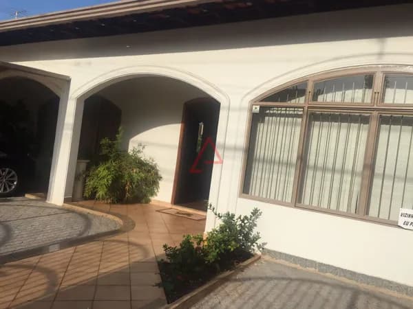 Casa com 3 Quartos à Venda, 248m² por R$1.190.000,00, Quebec, Londrina-PR