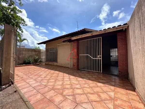 Casa com 3 Quartos e 3 banheiros à Venda, 135 m² por R$ 400.000, Pq Industrial Jose Belinati, Londrina
