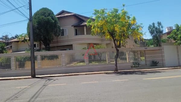 Casa Alto Padrão com 7 quartos (2 Suítes) à Venda, 300m² por R$2.500.000,00, Itamarati, Londrina-PR