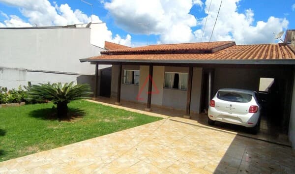 Casa com 3 Quartos à Venda, 101m² por R$440.000,00, Jd. Acapulco, Londrina-PR