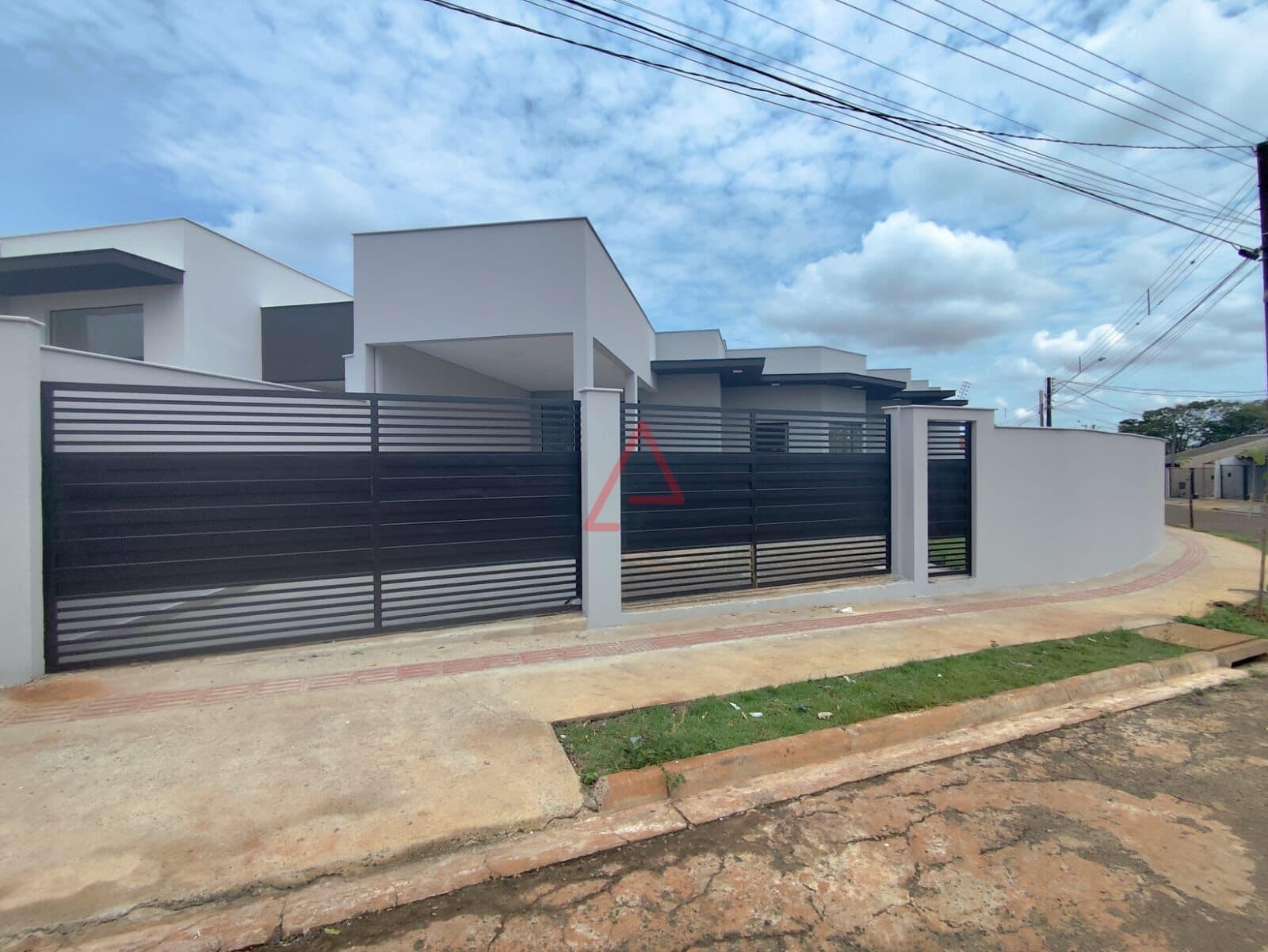 Casa com 3 Quartos à venda, 110m² por R$742.000,00, Res. Jose B Almeida, Londrina-PR
