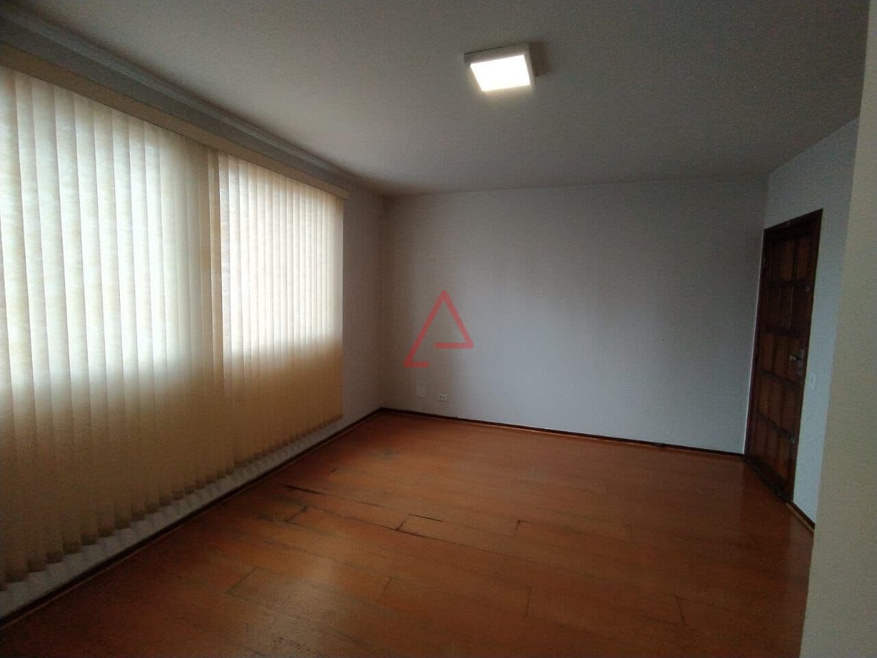 Apartamento com 2 quartos à Venda, 60m² por R$224.000,00, Centro, Londrina-PR