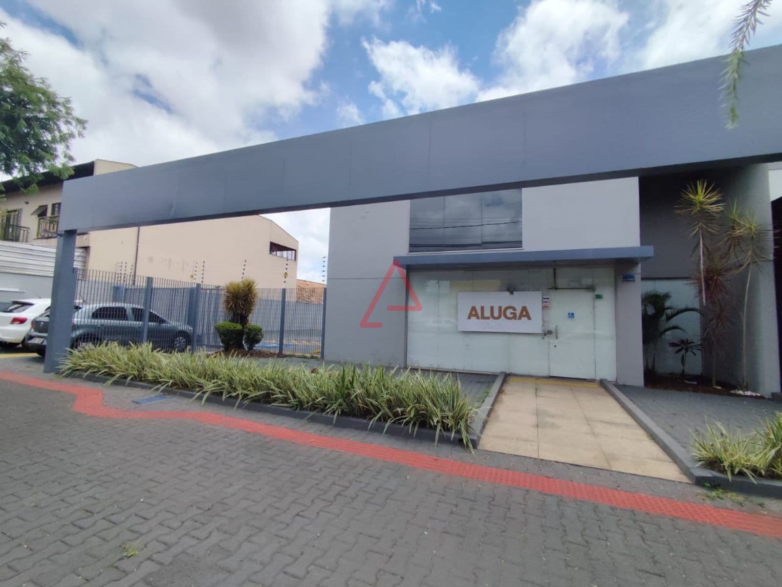 Sala Comercial para Alugar, 370m² por R$12.000,00, Antares, Londrina-PR