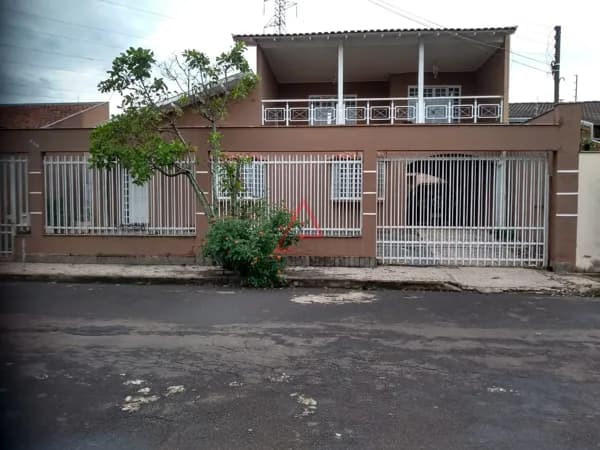Sobrado com 5 quartos (3 Suítes) à venda, 430.00m² por R$1.200.000,00, Caravelle, Londrina/PR