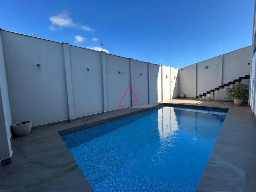 Casa com 4 Quartos à Venda, 272m² por R$1.100.000,00, Itamarati, Londrina-PR