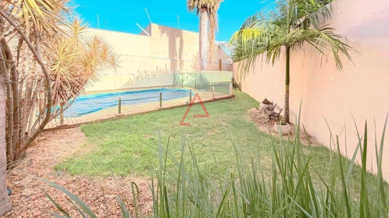 Casa com 3 Quartos e Piscina à Venda, 147m² por R$650.000,00, Abussafe, Londrina-PR