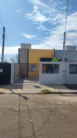 Casa com 2 Quartos e 2 banheiros, 85m² por R$325.000,00, Tókio, Londrina-PR