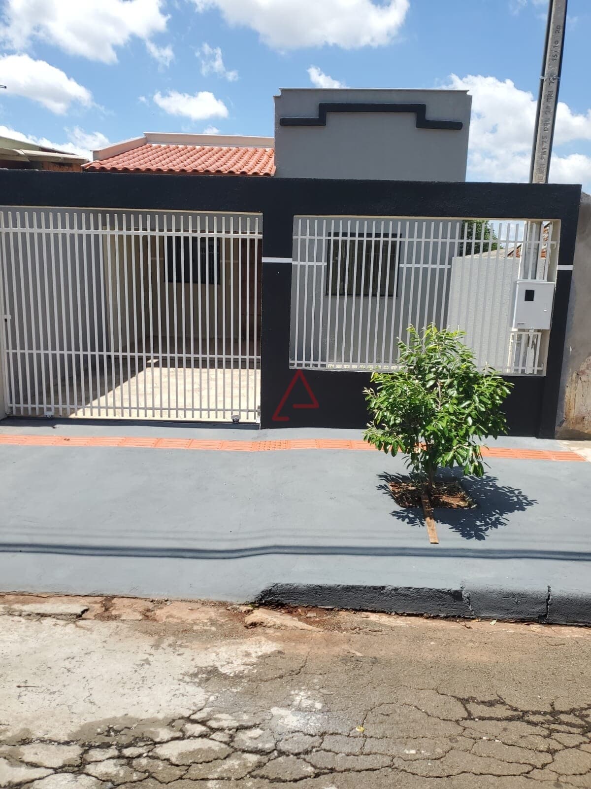 Casa à Venda, 2 quartos (suíte), por R$220.000,00, Res. Ana Rosa, Cambé-PR