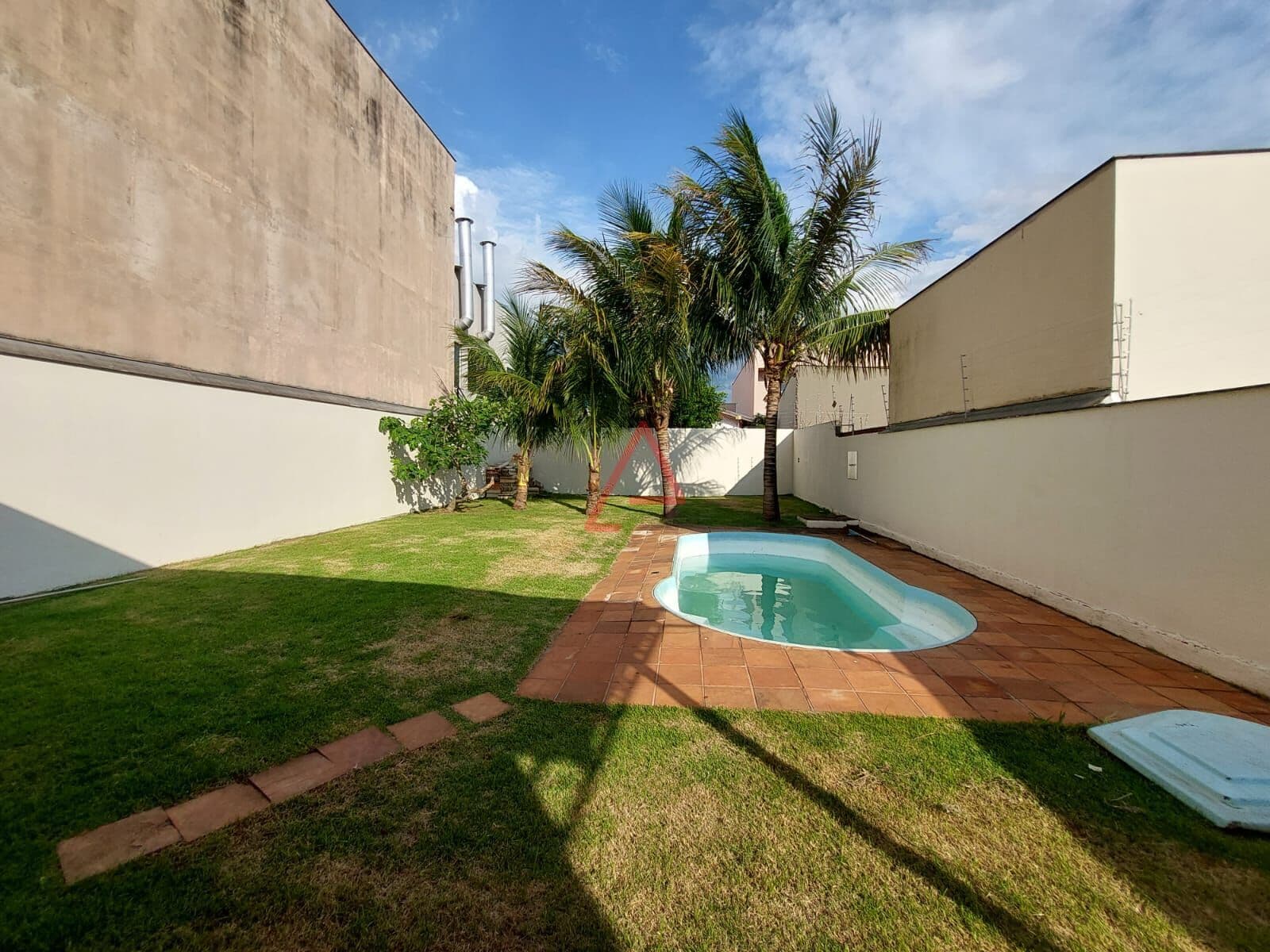 Casa com 3 Quartos (2 suítes) à Venda, 160m² por R$850.000,00, Santa Alice, Londrina-PR