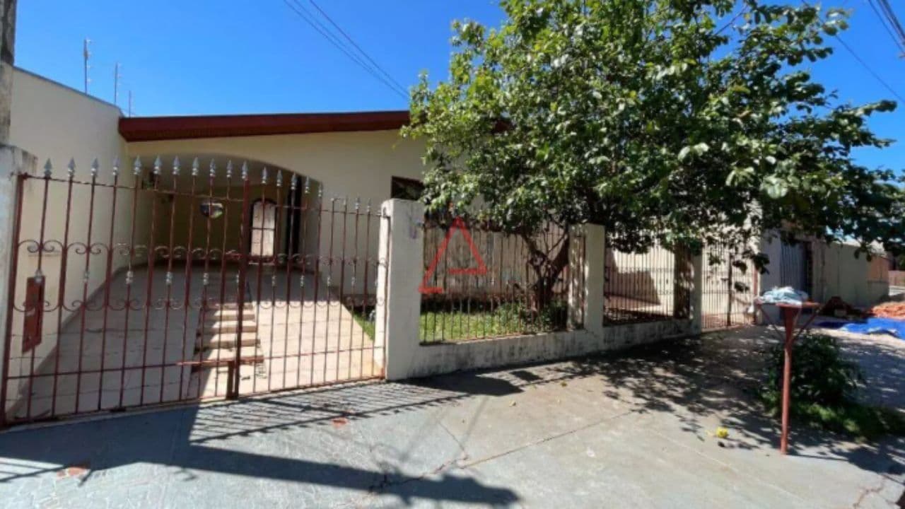 Casa com 4 Quartos à venda, 178m² por R$480.000,00, Antares, Londrina-PR