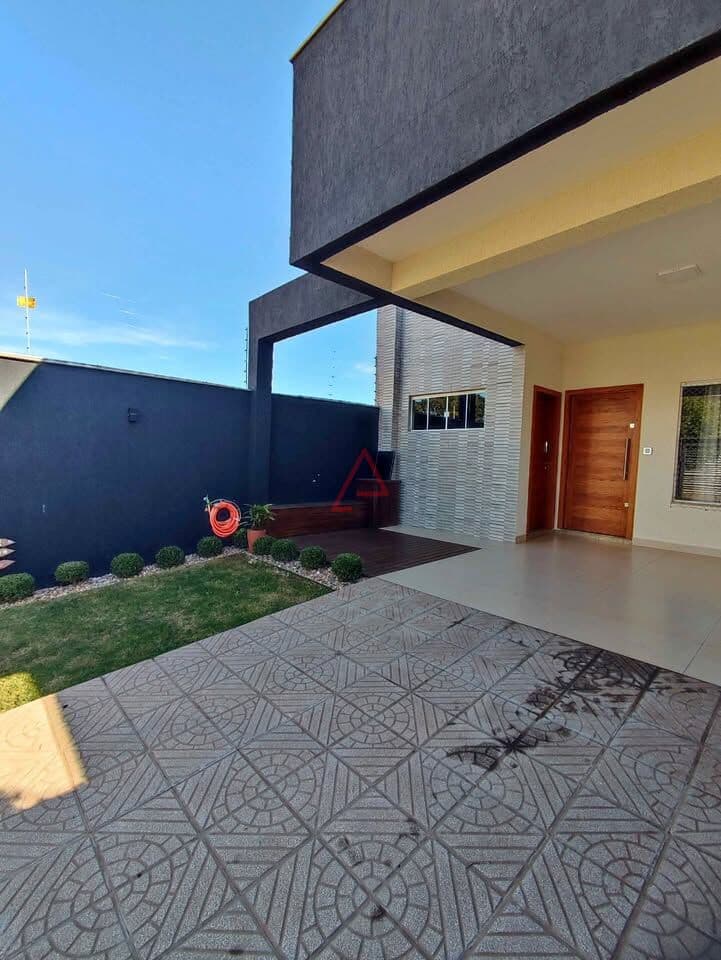 Casa com 3 quartos à Venda, 159m² por R$890.000,00, Universitário, Londrina-PR