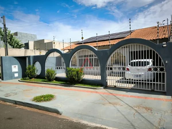 Casa com 3 quartos (2 Suítes), 195m² por R$649.000,00, Jardim dos Alpes I, Londrina-PR