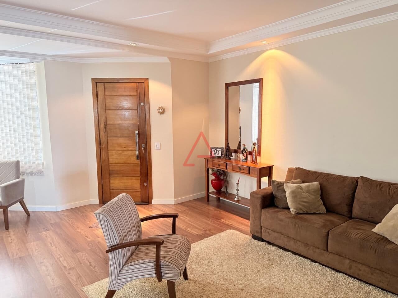 Casa com 3 Quartos à Venda, 175m² por R$730.000,00, Jardim Tókio, Londrina-PR